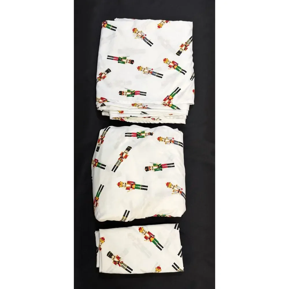 Pottery Barn Holiday Twin size flat & fitted sheets‎ and Pillow Cases.